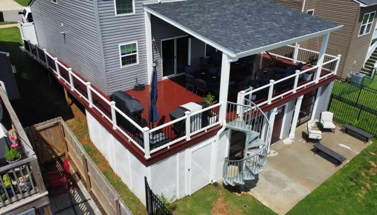 Trex Select in Madeira with Trex Select Railing in White