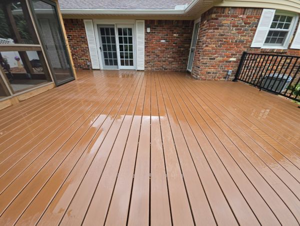 Trex Select Whiskey Barrel decking w/ Trex Select Aluminum railing