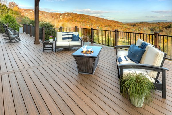 Mixed composite and aluminum deck railing design