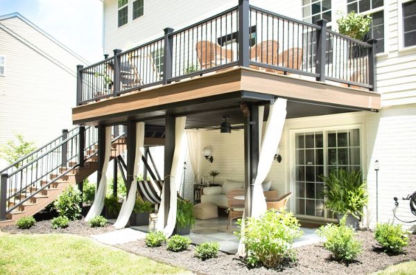 Second story deck with outdoor bar cart