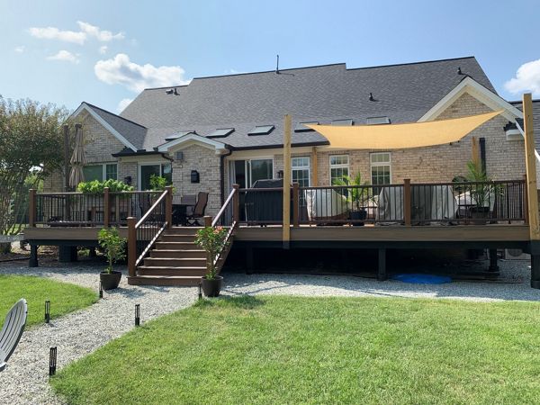 Shade sail with brown deck