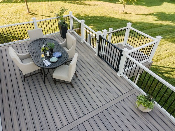 Trex Deck with gate to stairs and outdoor seating