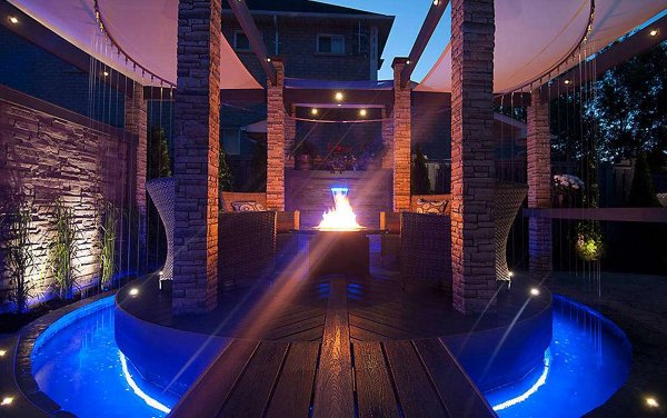 Color-changing outdoor lights