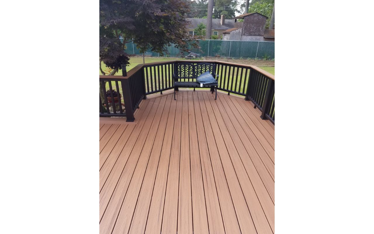 Westmoreland Deck: Tiki Torch decking, Charcoal black rails with Tiki Torch cocktail rail