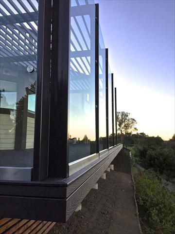 Trex Transcend Glass windscreen decking Berkeley El Cerrito