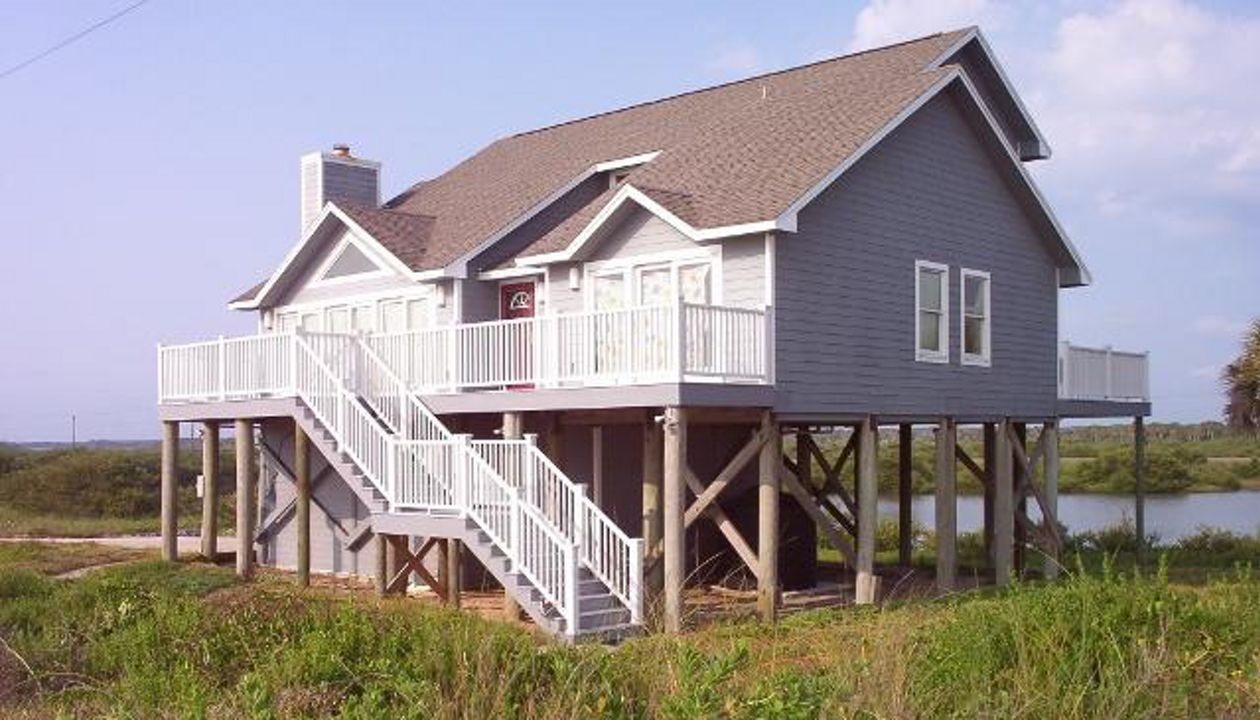 Trex Transcend railing 3 oceanfront decks
