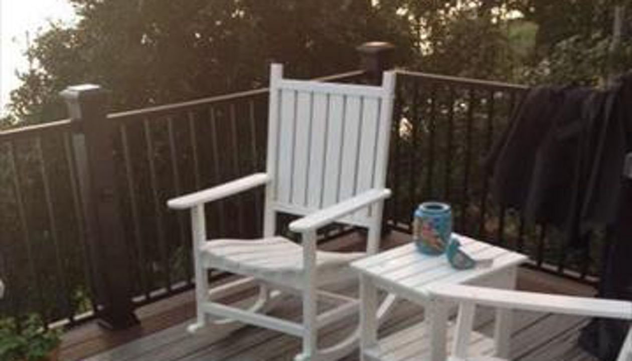 Trex Island Mist Decking and Reveal Railing