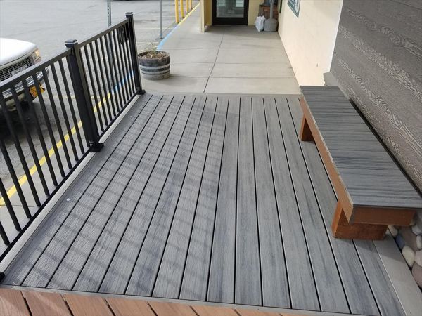 Trex Transcends decking with signature railing and trex lighting system