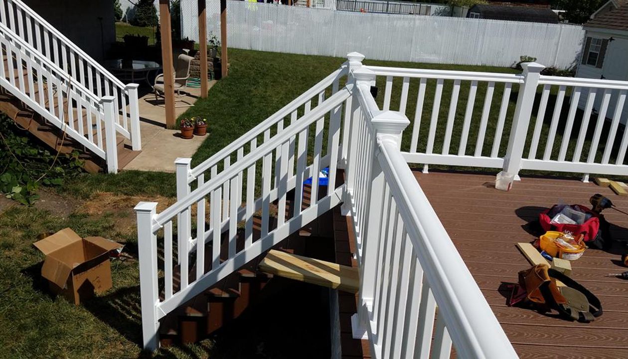 Custom Trex Select Saddle Deck in PA