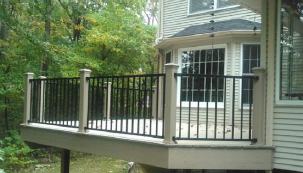 Transcends Decking With Reveal Railing