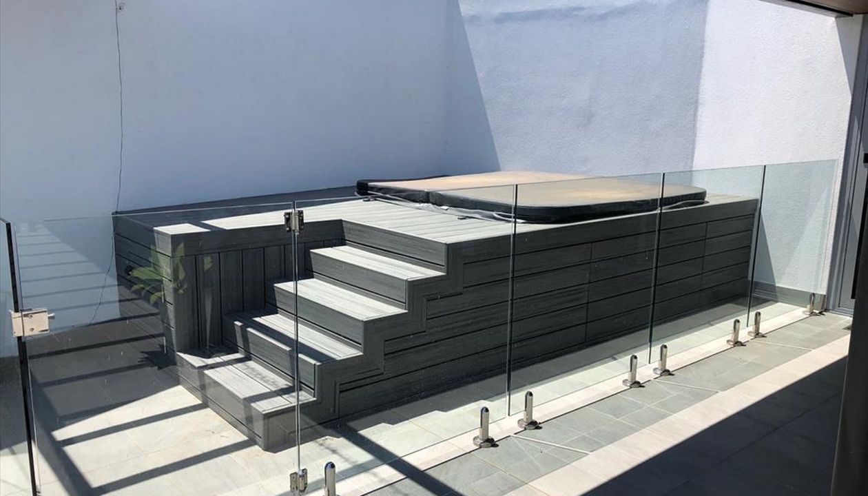 1 of 10 Island Mist spa decks in a high rise in Cottosloe