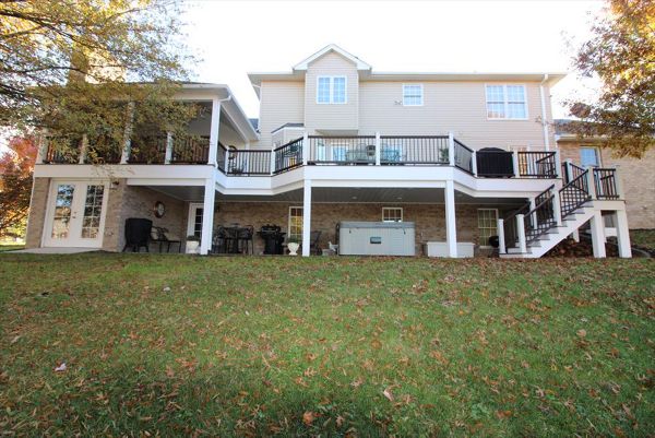 Custom Trex Transcends Deck in Roanoke