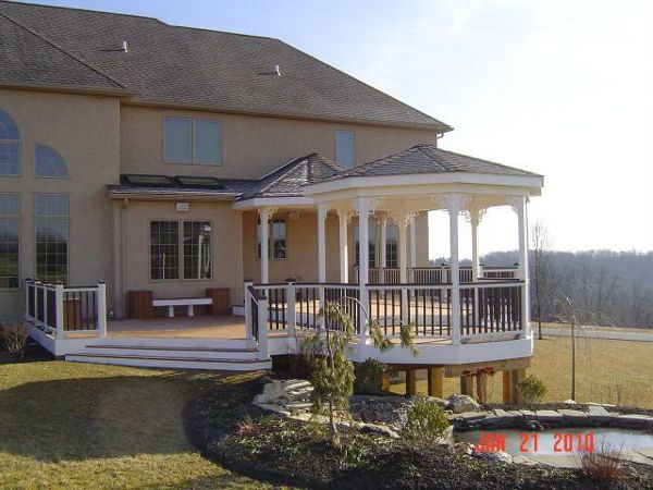 Multi-Level with Pergola