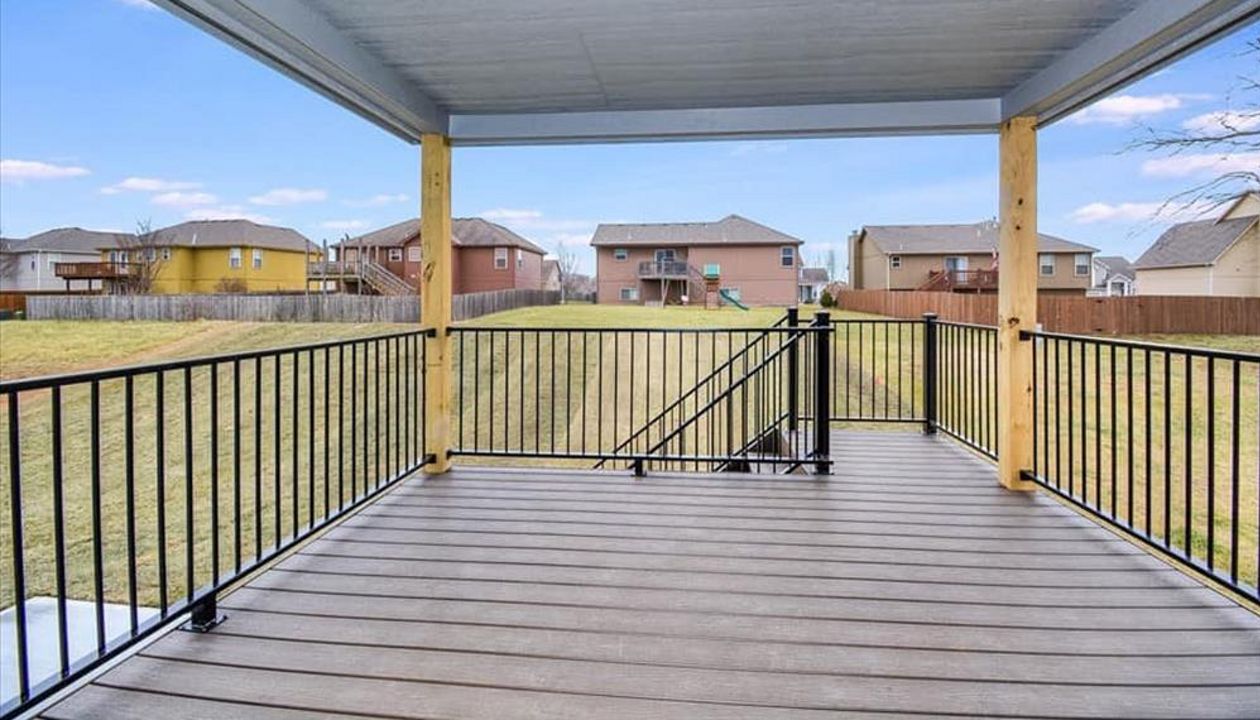 Composite deck in Pleasant Hill Missouri.