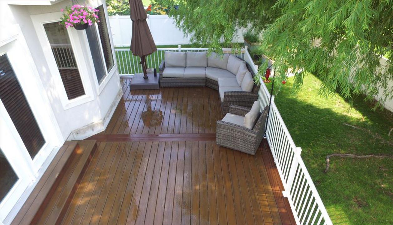 24x14 Trex spiced rum and lava rock trim