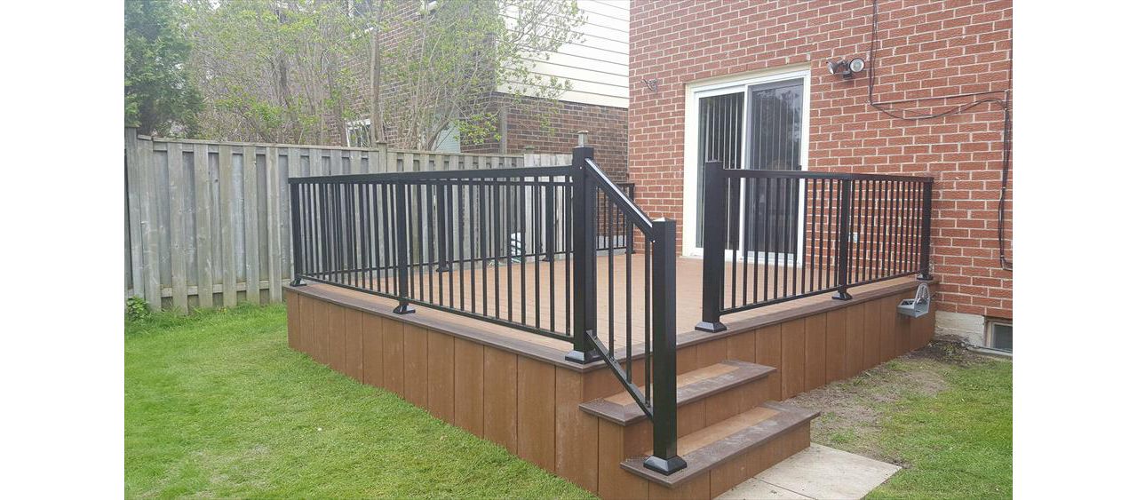 Tree House and Vintage Lantern to create this 2 tone deck surface. The customers were happy with their outdoor entertaining area.