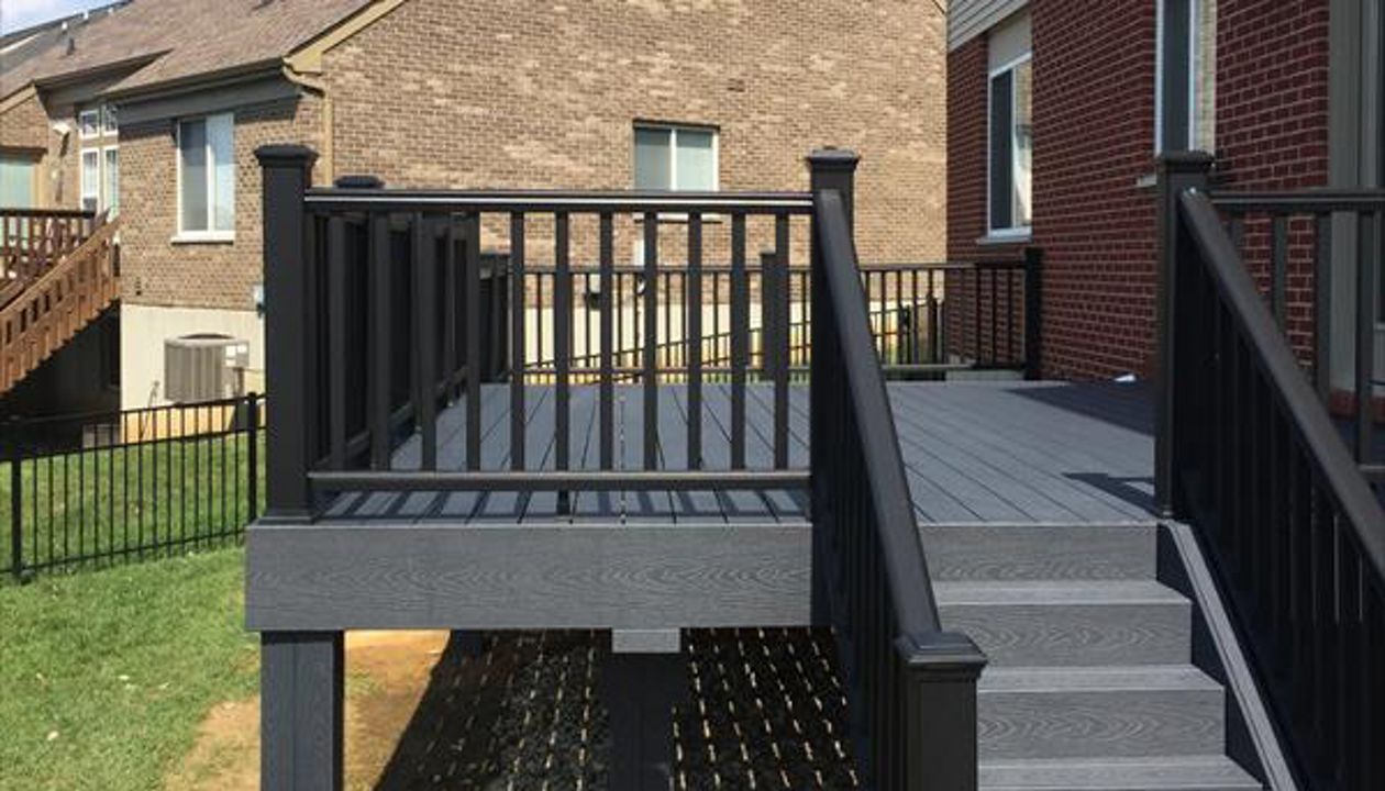 Trex Select Winchester Grey decking with Trex Transcend black composite railing