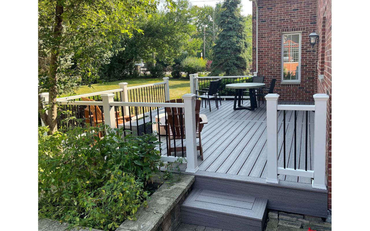 Rocky Harbor Decking With Trex Select Railing