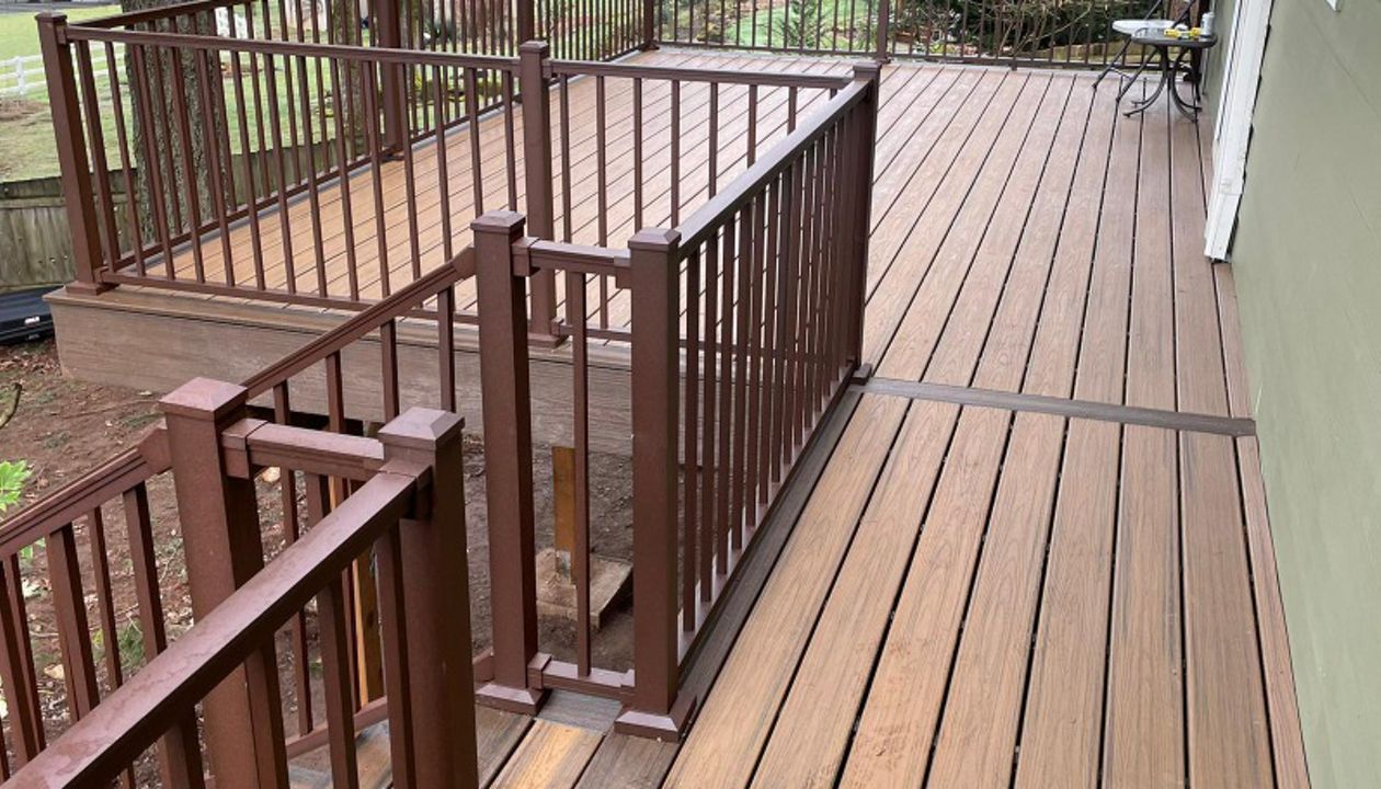 Trex Deck with Aluminum Railing