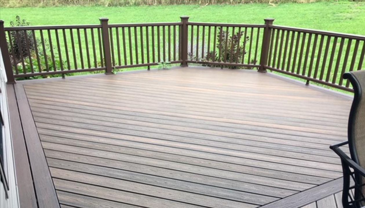 Trex Transcend Spiced Rum decking