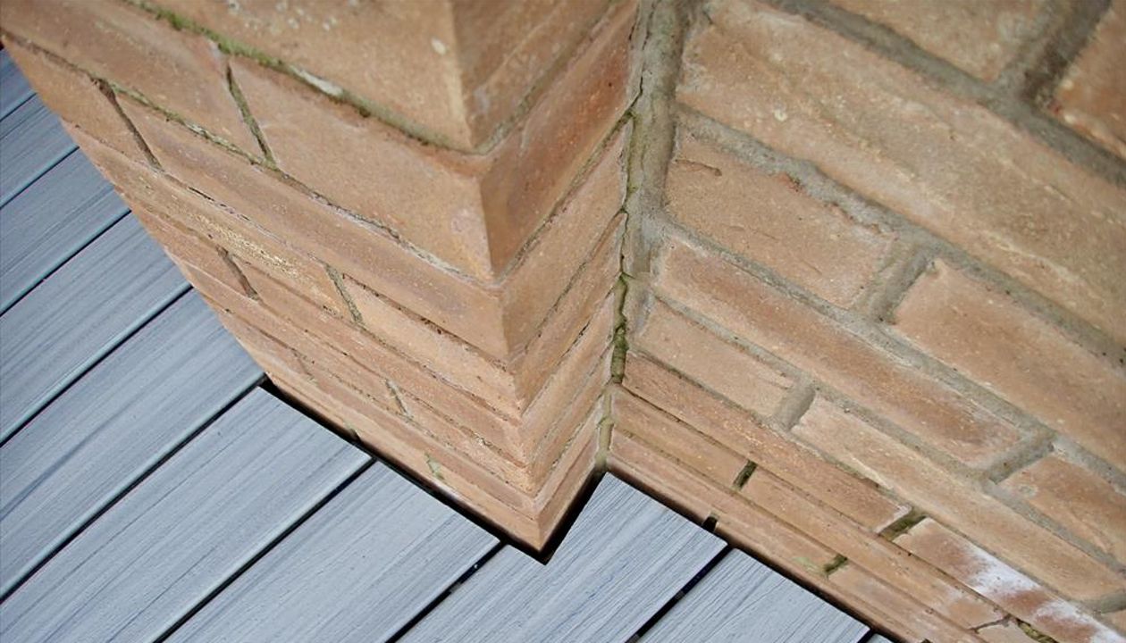 Trex Naturals in Foggy Wharf. Detail of baords next to wall