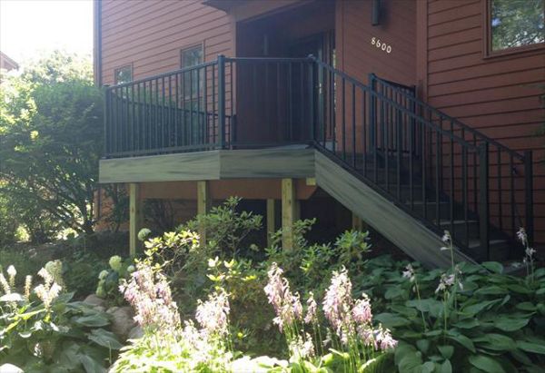 Trex Transcend Island Mist and Aluminum Handrail Bloomington, MN