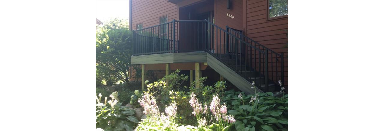 Trex Transcend Island Mist and Aluminum Handrail Bloomington, MN
