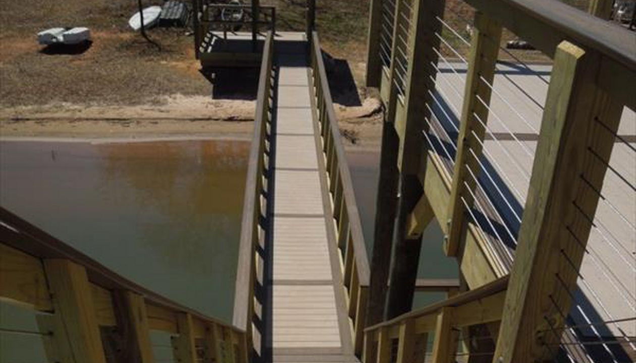 Trex Transcend Decking Rope Swing and Spice Rum