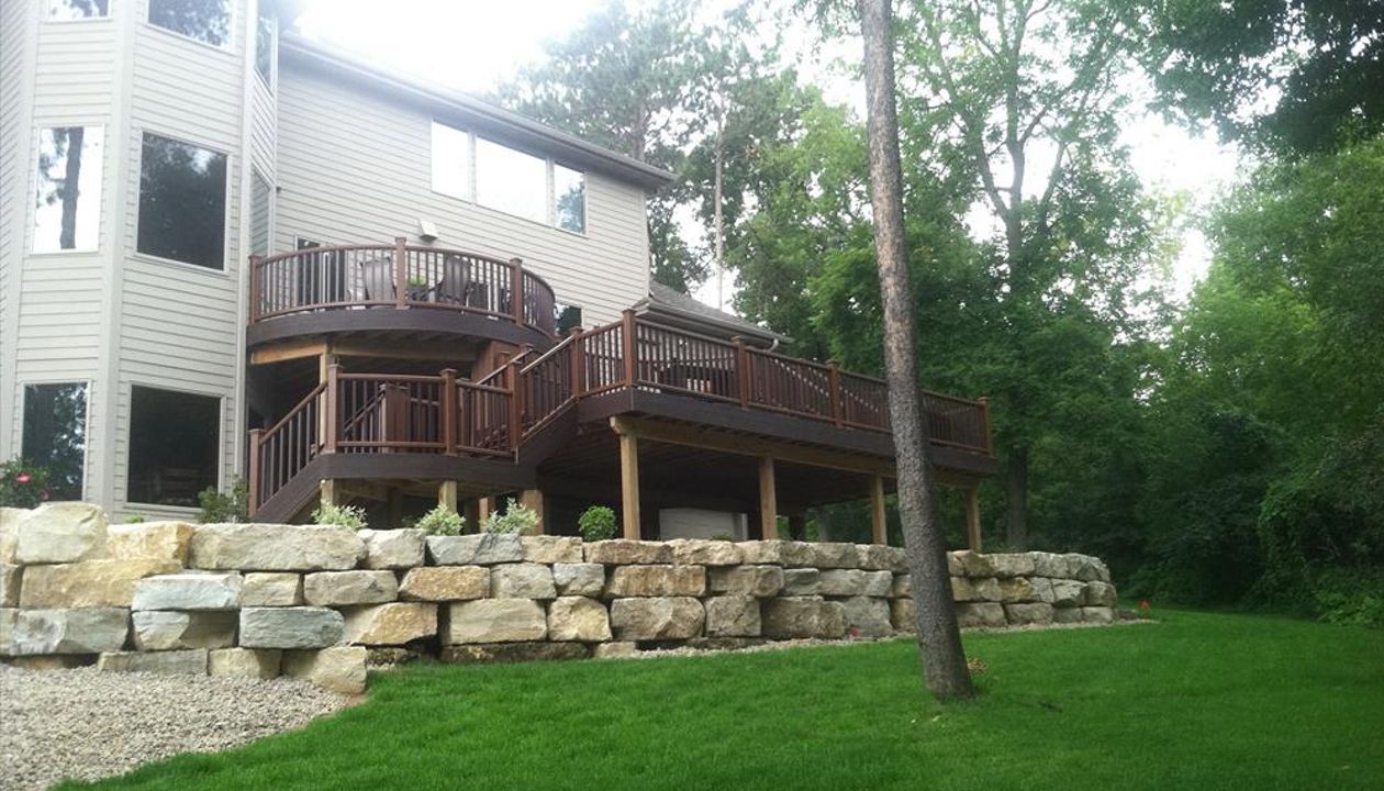Trex Transcend Composite Deck &amp; Railing with All Sorts of Unique Curves and Built in Features Rochester MN