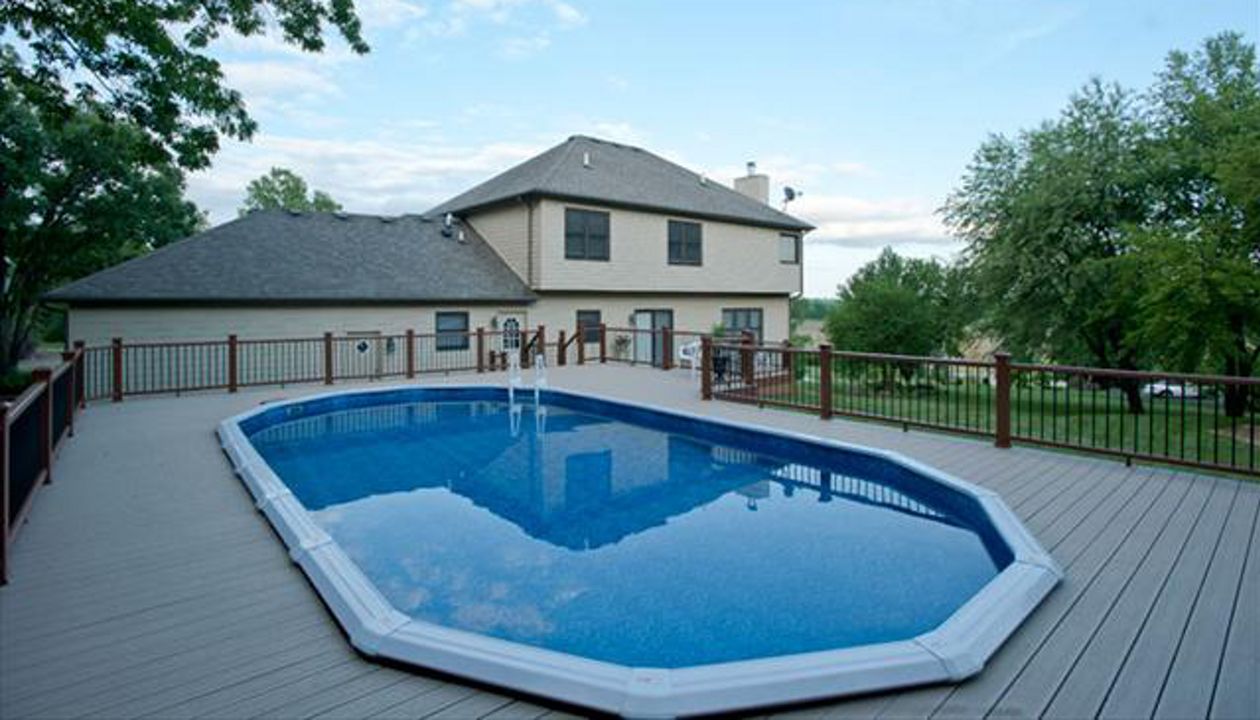 Transcend Rope Swing Decking with Treehouse Railings in McHenry