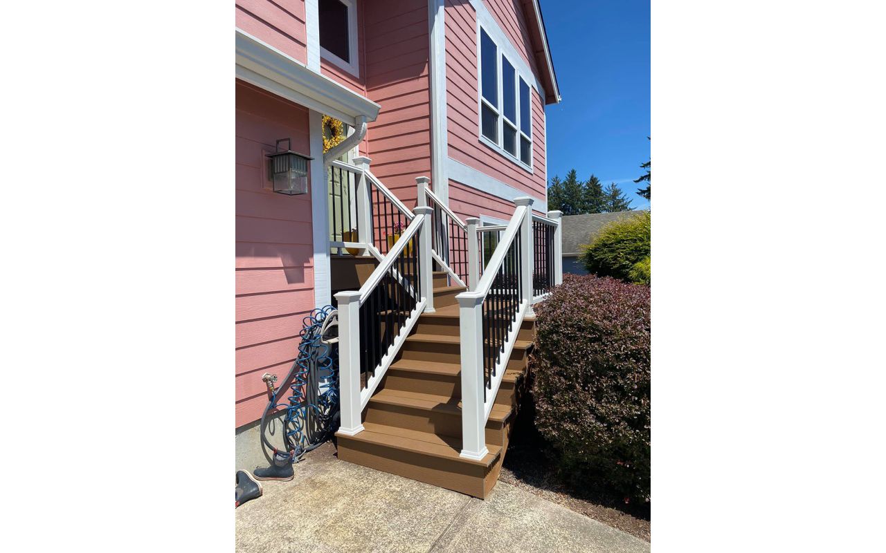 Beach Dune decking with Enhance railing, Astoria