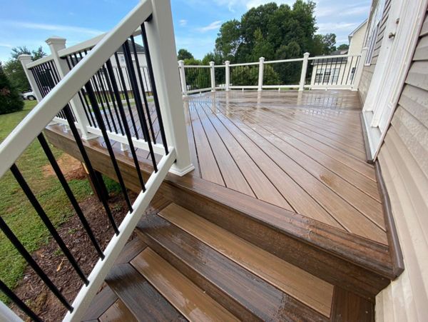 Trex Toasted Sand and Spiced Rum with Trex White Select Railing