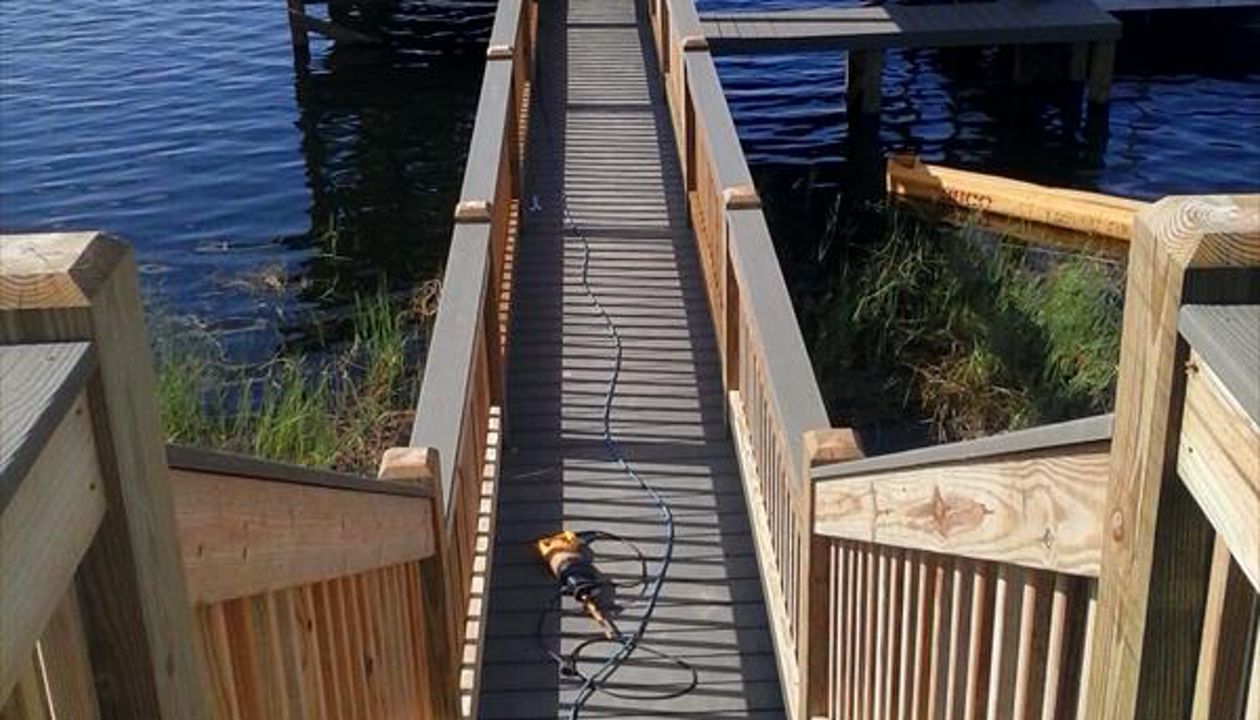 Trex Select Pebble Grey Dock