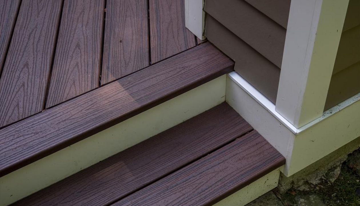 Deck and Screened Porch with Curved Step, Built In Seating, Trex Transcend, Spiced Rum, Ridgefield, CT