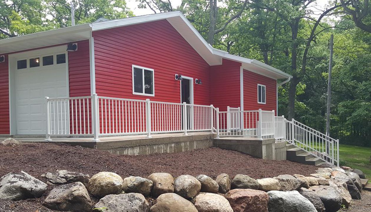 Trex Signature aluminum railing in white