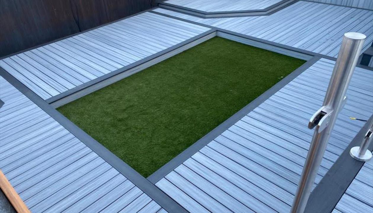 This one was something different! 160 Sq m of foggy wharf and calm water.