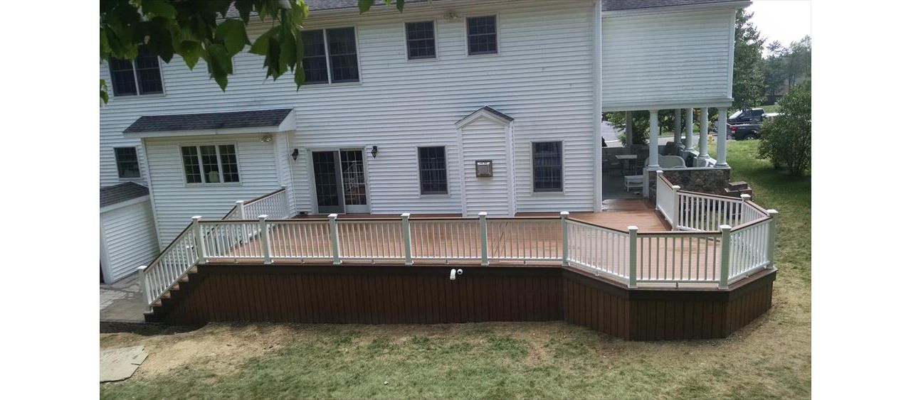Trex Transcend deck with custom octagon in Endwell, NY.