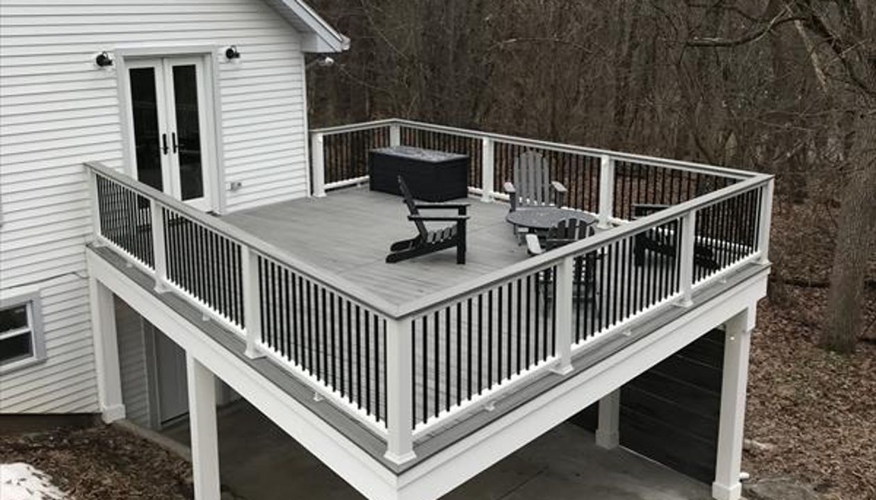 Trex Island Mist with Transcend cocktail style rail