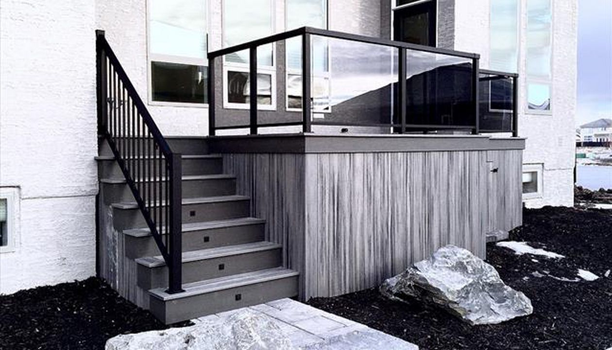 Trex Transcends Tropical Island Mist Winnipeg