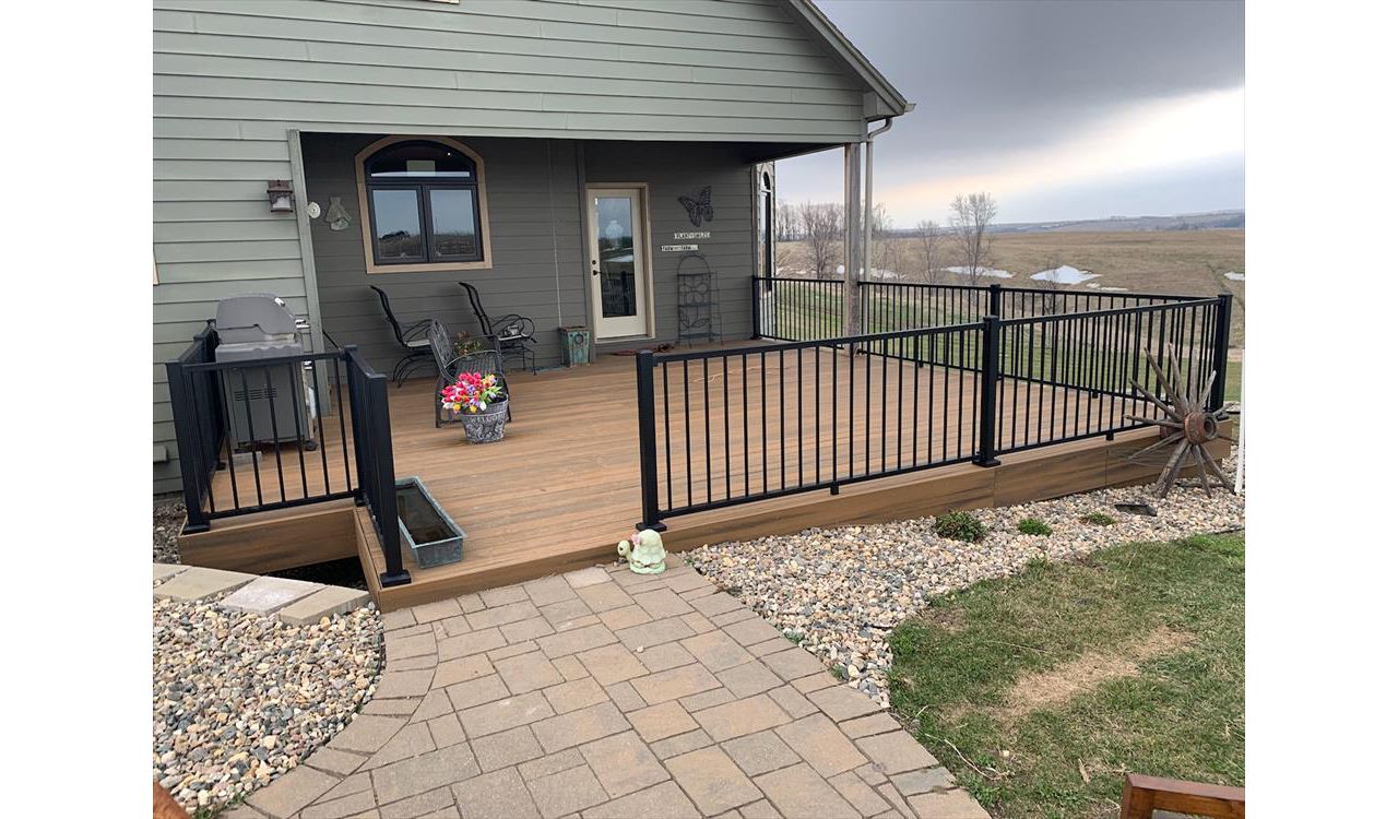 Tiki Torch Transcend decking with Signature Aluminum railing
