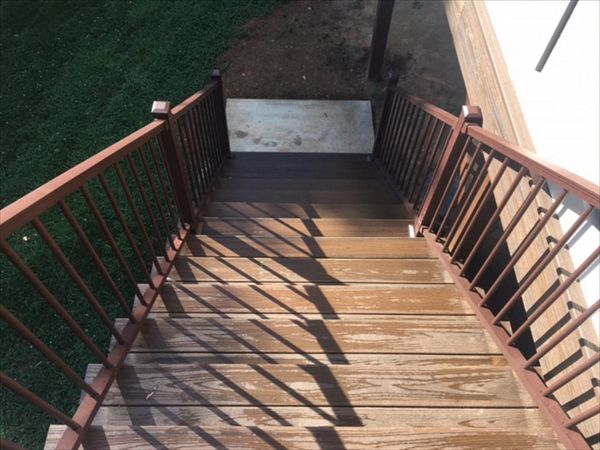 Trex Transcend stairs with Trex Signature Bronze Rails help wish you well after a visit