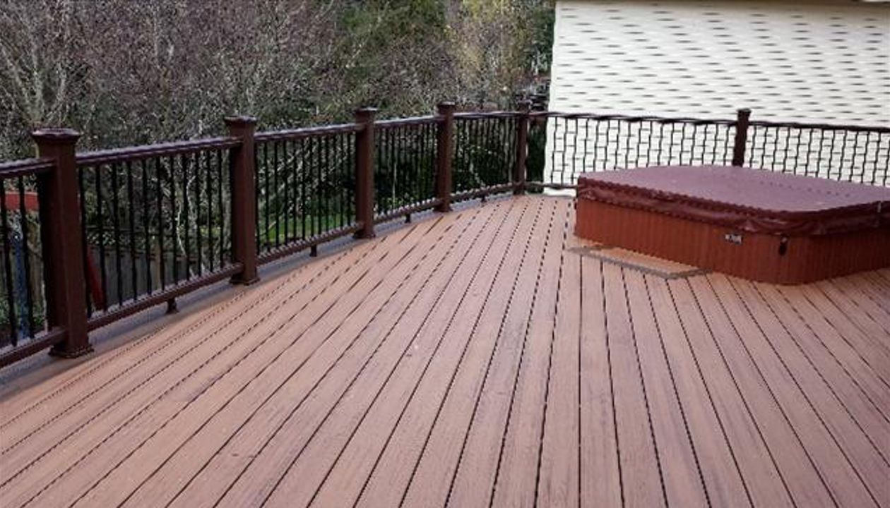 Trex Transcend Tiki Torch Decking w/ Vintage Lantern Railing, Beaverton,Oregon