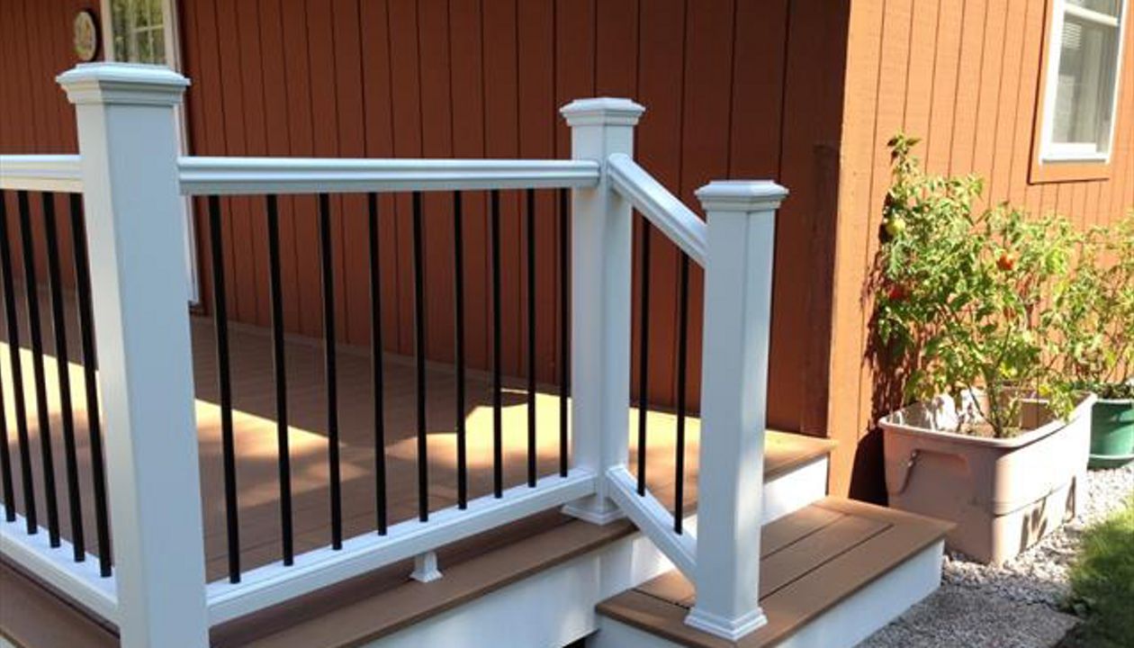 Transcend white railing wiith aluminum balusters