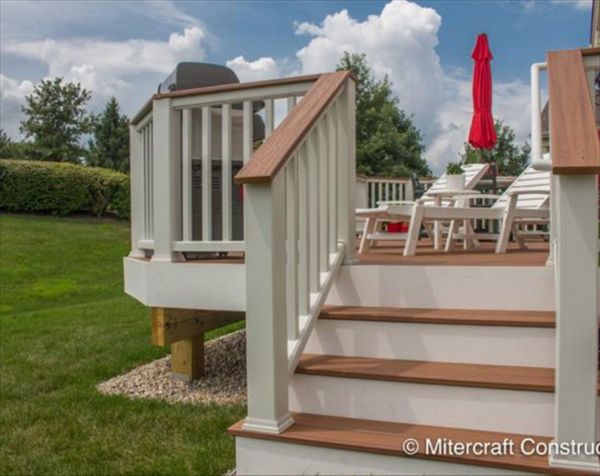 Trex Transcend Tiki Torch decking & Transcend Classic White railing