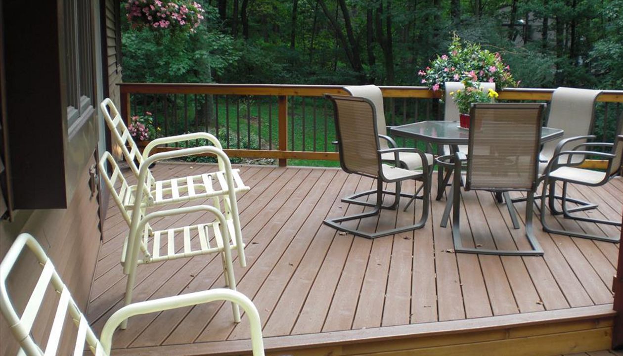 Trex Transcend Tree House in Orefield, PA