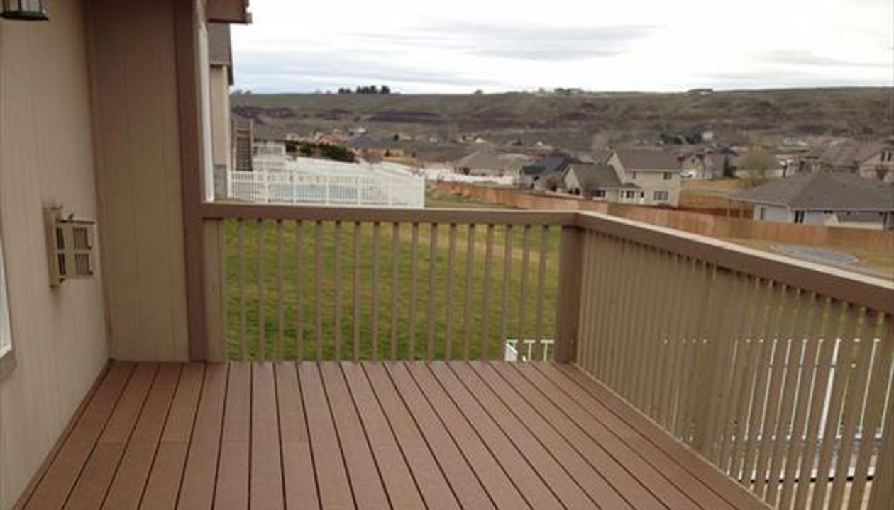 Trex Saddle Select Deck in Tri-Cities Washington