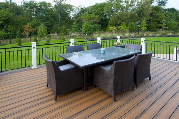 Trex deck with dining area