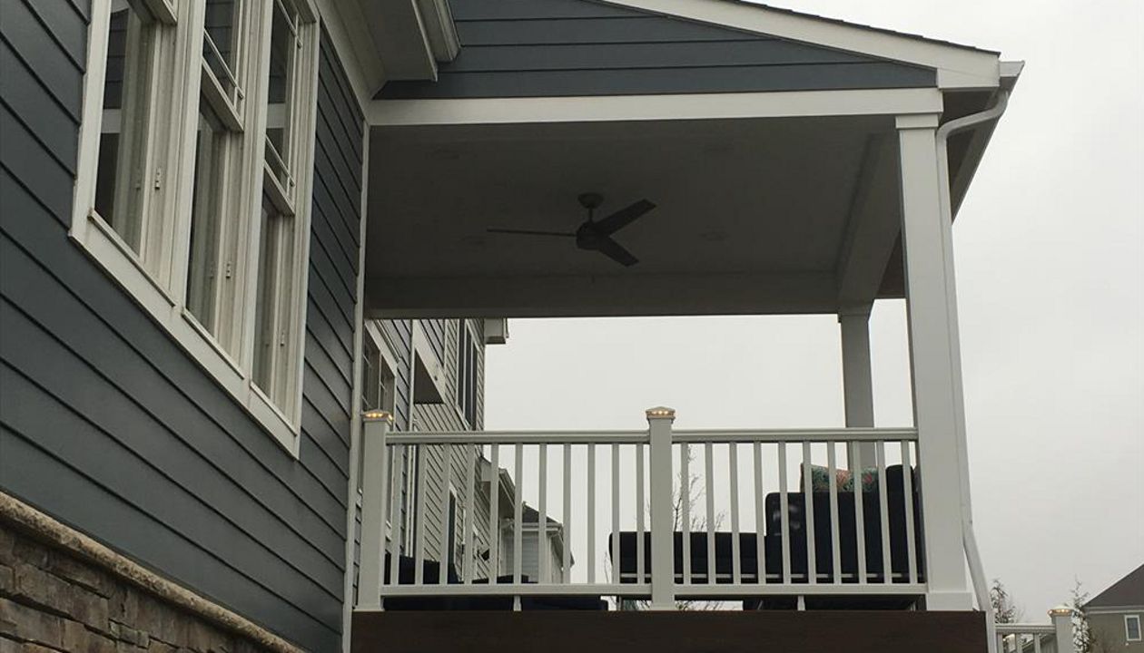 Spiced Rum Deck with Covered Roof