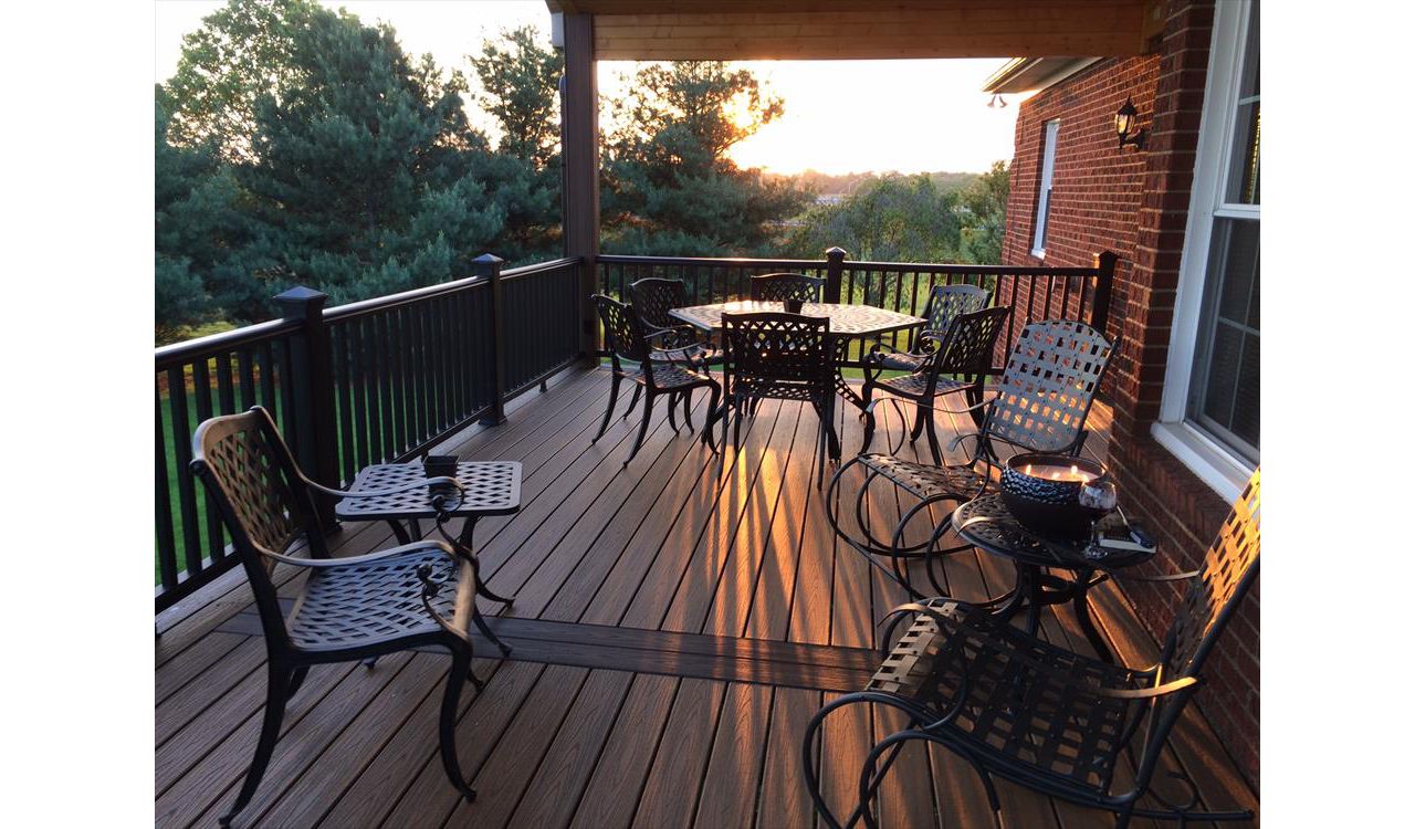 Transcend Black Railing / Havana Gold Highlighted with Spiced Rum