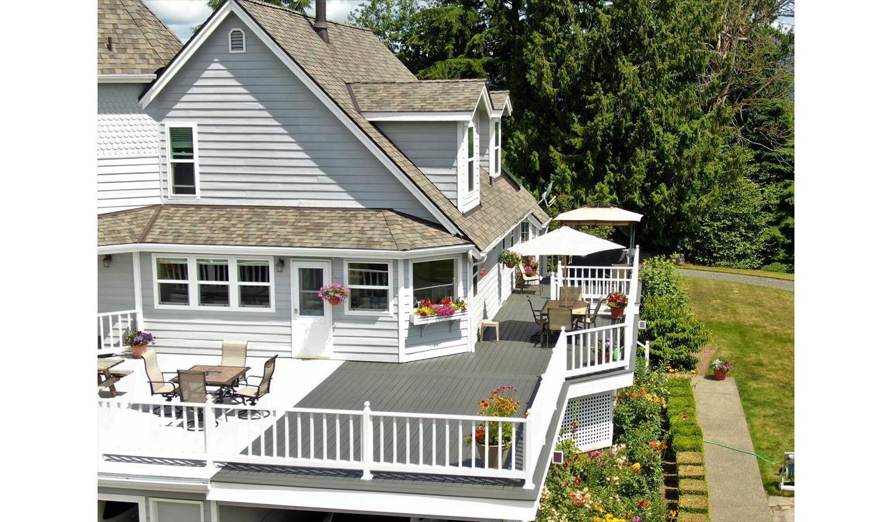 TREX Composite Decking in Enhance Clam Shell